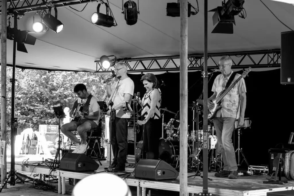 Coverband Petit Acoustique in Maassluis